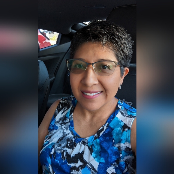 Meet your Posher, Rosa - Picture 1 of 4